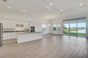 9998 N Regency Way, Palm Beach Gardens, FL 33412 - Photo 3