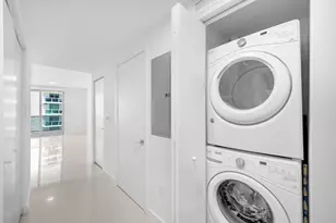 488 NE 18th St, Miami, FL 33132 - Photo 17