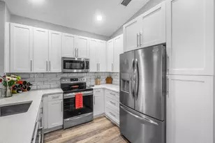 5112 Aurora Lake Cir, Greenacres, FL 33463 - Photo 9