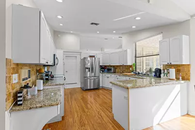 9055 Cypress Hollow Drive, Palm Beach Gardens, FL 33418 - Photo 13