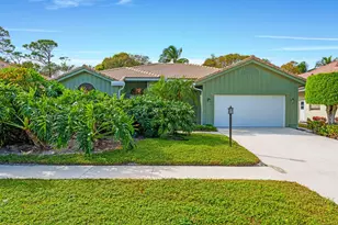 9055 Cypress Hollow Dr, Palm Beach Gardens, FL 33418 - Photo 3