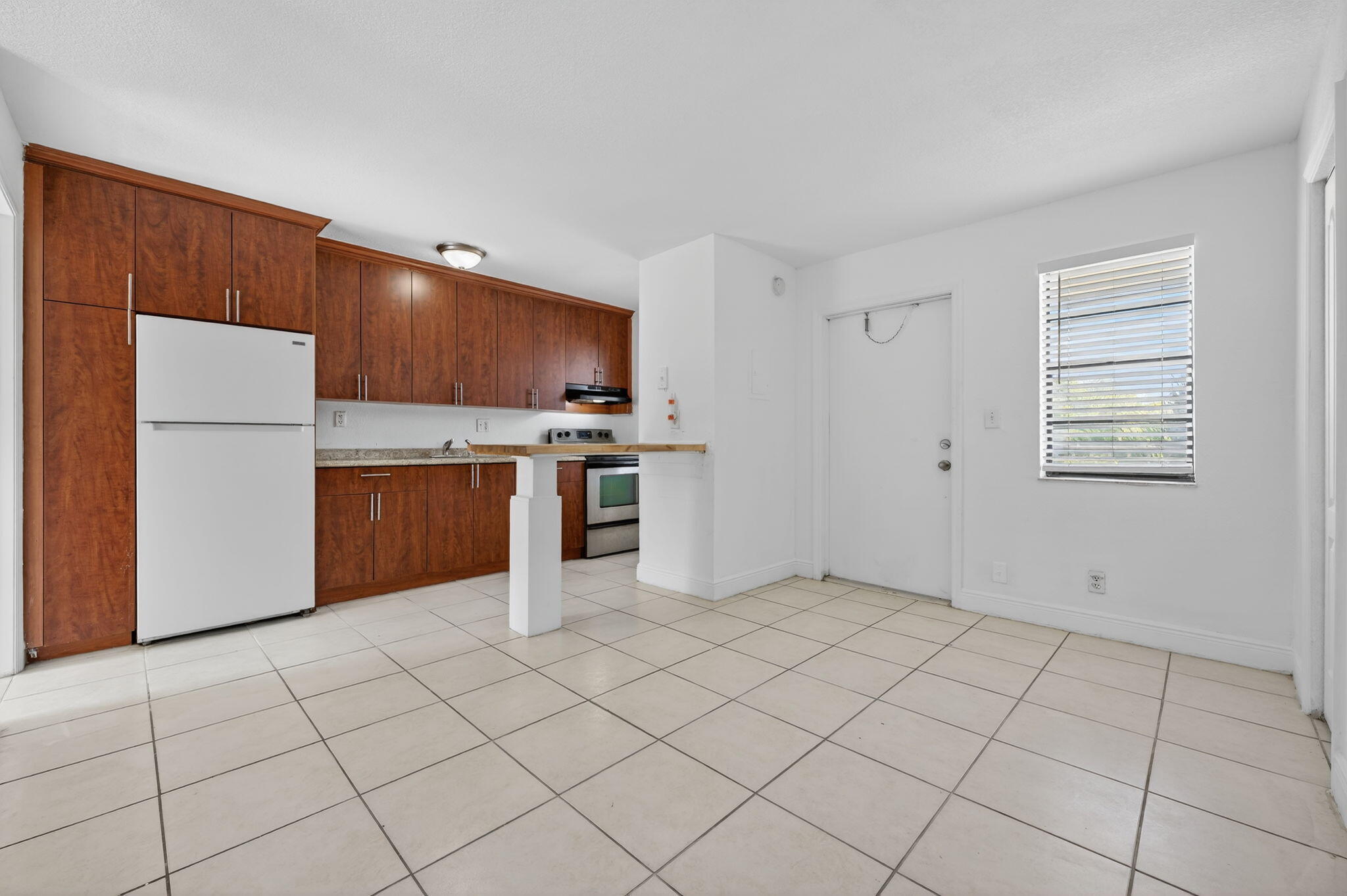 4081 N Dixie Hwy #17 main architectural view