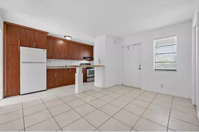 4081 N Dixie Highway #17, Oakland Park, FL 33334 - Photo 1