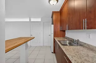 4081 N Dixie Hwy, Oakland Park, FL 33334 - Photo 9