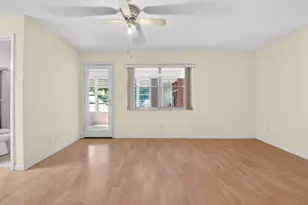 7293 W Oakridge Cir, Lake Worth Beach, FL 33462 - Photo 19