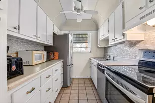 7293 W Oakridge Cir, Lake Worth Beach, FL 33462 - Photo 13