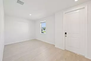 5461 Hampton Park Cir, Vero Beach, FL 32966 - Photo 5