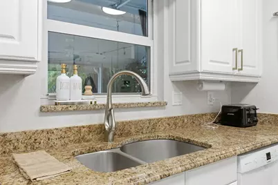 1905 Meadow Court, Palm Springs, FL 33406 - Photo 19