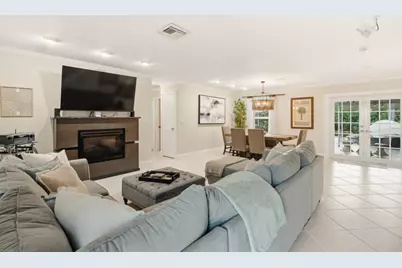 1905 Meadow Court, Palm Springs, FL 33406 - Photo 15