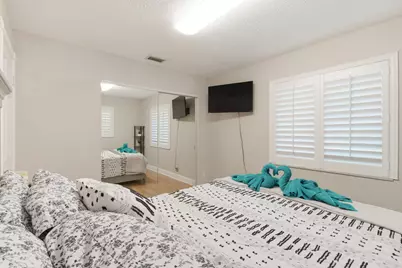 1905 Meadow Court, Palm Springs, FL 33406 - Photo 29