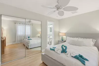 1905 Meadow Court, Palm Springs, FL 33406 - Photo 23