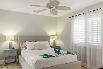 1905 Meadow Court, Palm Springs, FL 33406 - Photo 25