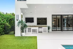 2391 Areca Palm Rd, Boca Raton, FL 33432 - Photo 29
