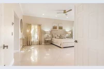 10571 Boca Woods Lane, Boca Raton, FL 33428 - Photo 15