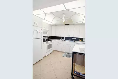 4032 Yarmouth B, Boca Raton, FL 33434 - Photo 3