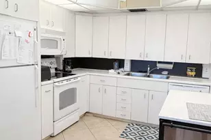 4032 Yarmouth B, Boca Raton, FL 33434 - Photo 3