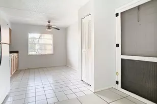 694 Michigan Ct, Saint Cloud, FL 34769 - Photo 7