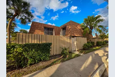 832 Blue Ridge Circle, West Palm Beach, FL 33409 - Photo 1