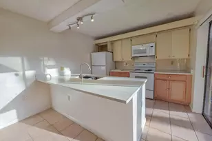 832 Blue Ridge Cir, West Palm Beach, FL 33409 - Photo 3