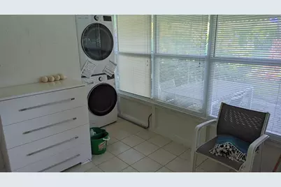 1024 S Oakridge Circle, Lake Worth Beach, FL 33462 - Photo 11