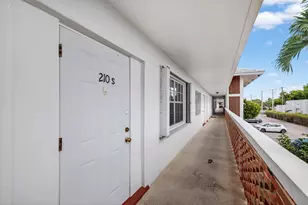 2050 NE 39th St, Lighthouse Point, FL 33064 - Photo 3