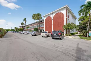 2050 NE 39th St, Lighthouse Point, FL 33064 - Photo 1