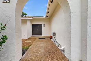 804 Foxpointe Cir, Delray Beach, FL 33445 - Photo 5
