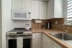 1202 Palm Trail, Delray Beach, FL 33483 - Photo 9