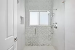 16430 NE 30th Ave, North Miami Beach, FL 33160 - Photo 39