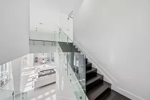 16430 NE 30th Ave, North Miami Beach, FL 33160 - Photo 43