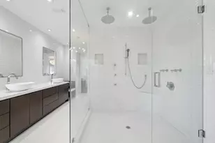 16430 NE 30th Ave, North Miami Beach, FL 33160 - Photo 33