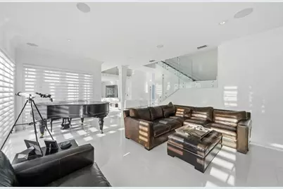 16430 NE 30th Avenue, North Miami Beach, FL 33160 - Photo 15