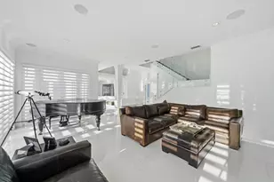16430 NE 30th Ave, North Miami Beach, FL 33160 - Photo 15
