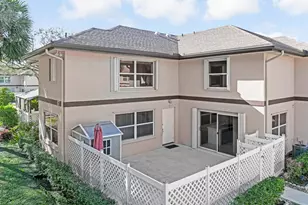 7 Amherst Ct, Royal Palm Beach, FL 33411 - Photo 5