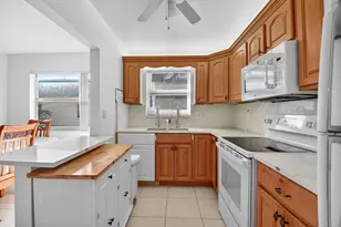 94 Stratford G, West Palm Beach, FL 33417 - Photo 9