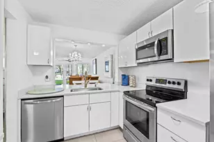 3138 Via Poinciana, Lake Worth, FL 33467 - Photo 7