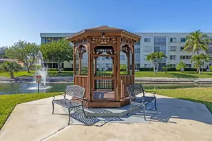 3138 Via Poinciana, Lake Worth, FL 33467 - Photo 35