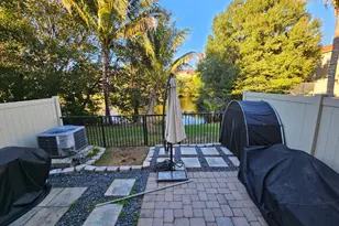 253 Lake Monterey Cir, Boynton Beach, FL 33426 - Photo 5