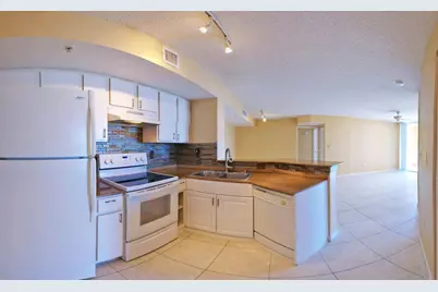 1000 Scotia Drive #504, Hypoluxo, FL 33462 - Photo 9