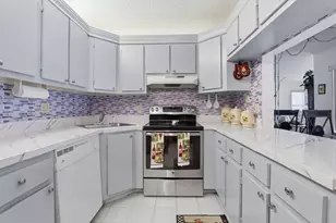 1102 Green Pine Blvd, West Palm Beach, FL 33409 - Photo 15