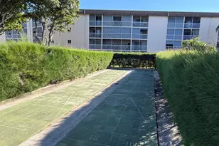 300 Village Green Cir S, Lake Worth Beach, FL 33461 - Photo 27