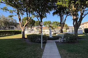 300 Village Green Cir S, Lake Worth Beach, FL 33461 - Photo 25