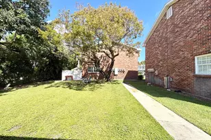413 N Cypress Dr, Tequesta, FL 33469 - Photo 3