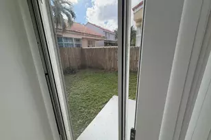 3780 Amalfi Dr, Hollywood, FL 33021 - Photo 27