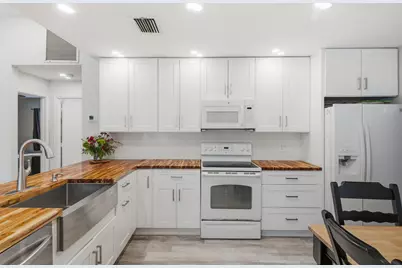 1105 Cherokee Street, Jupiter, FL 33458 - Photo 9