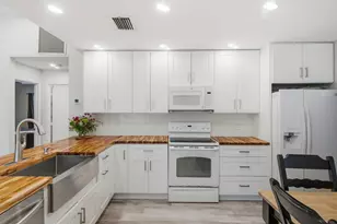 1105 Cherokee St, Jupiter, FL 33458 - Photo 9