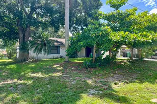 2617 SW Chestnut Ln, Port Saint Lucie, FL 34953 - Photo 5