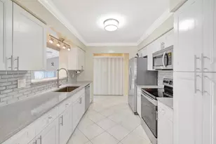 3792 NE 19th Ave, Oakland Park, FL 33308 - Photo 19