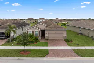 10552 SW Toren Wy, Port Saint Lucie, FL 34987 - Photo 3
