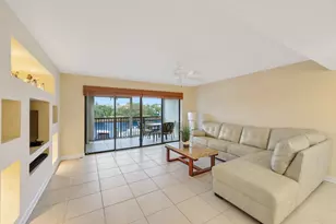 240 Captains Walk, Delray Beach, FL 33483 - Photo 3